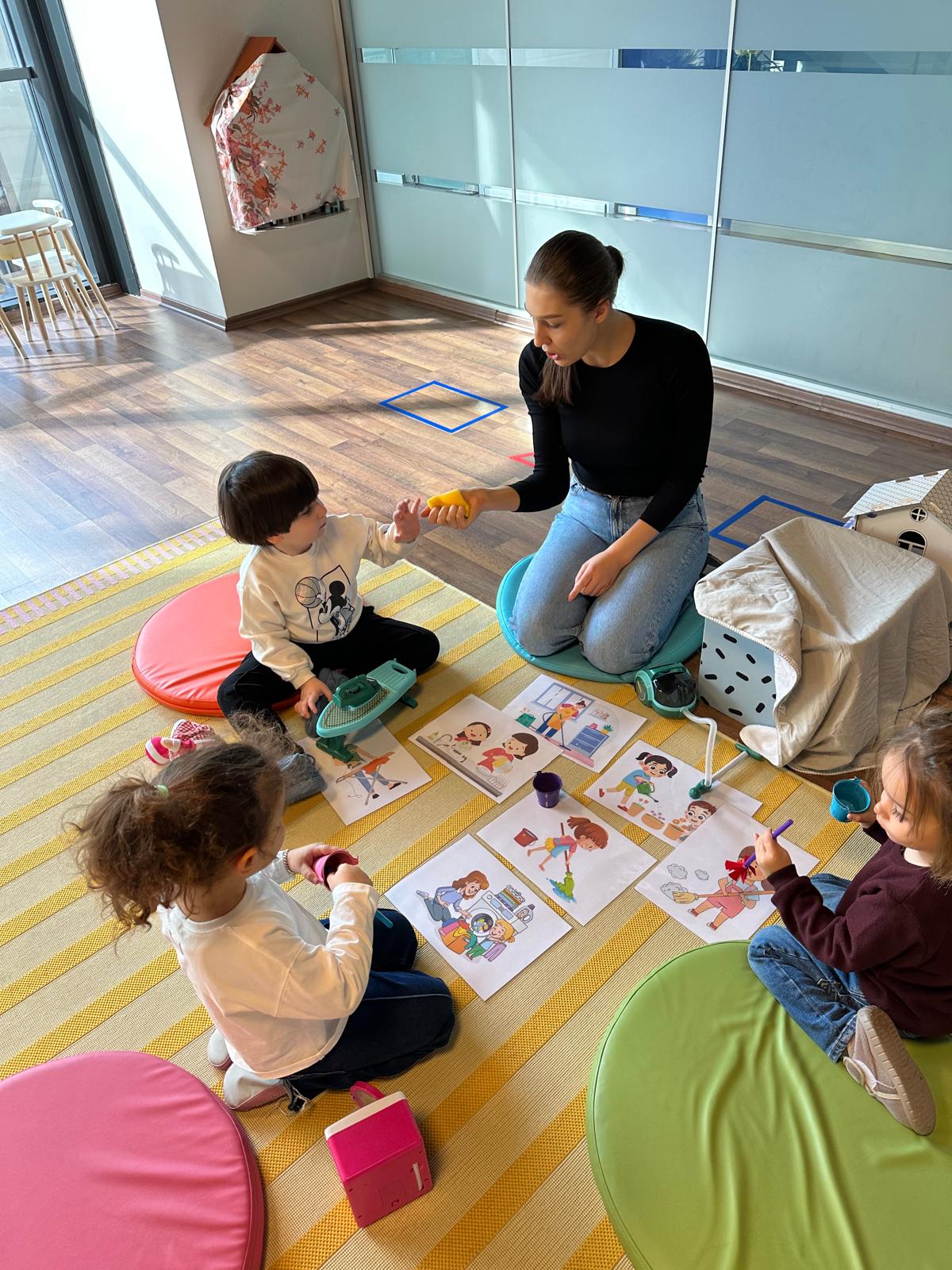 İngilizce Atölyesi - Çocuklar için eğlenceli dil öğrenimi